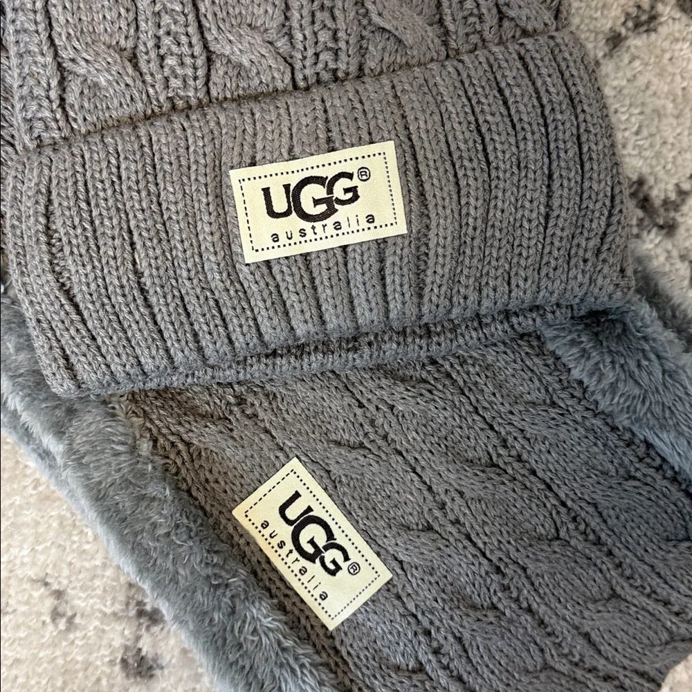 NWT UGG Australia Gray Knit Pom Hat and Infinity Scarf Set - Picture 2 of 5